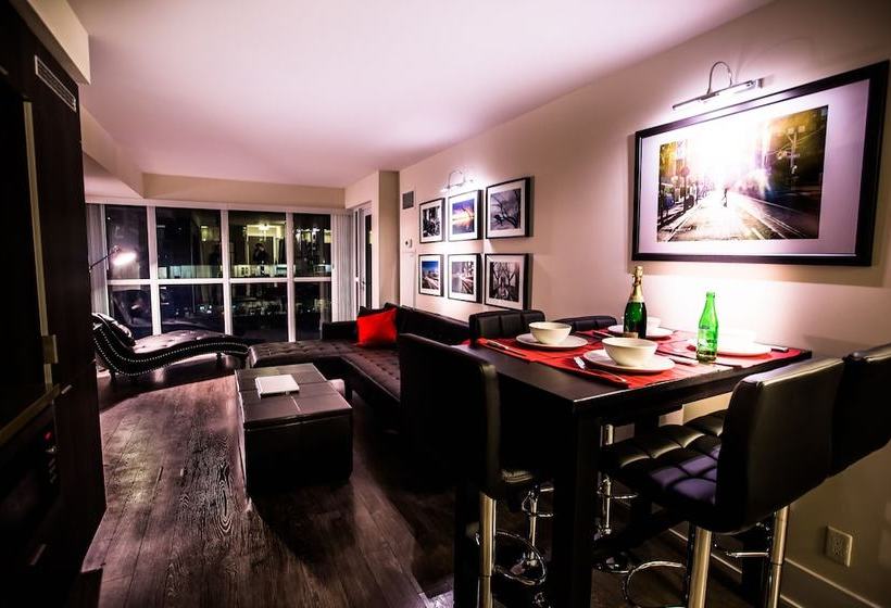 Applewood Suites Front Street West