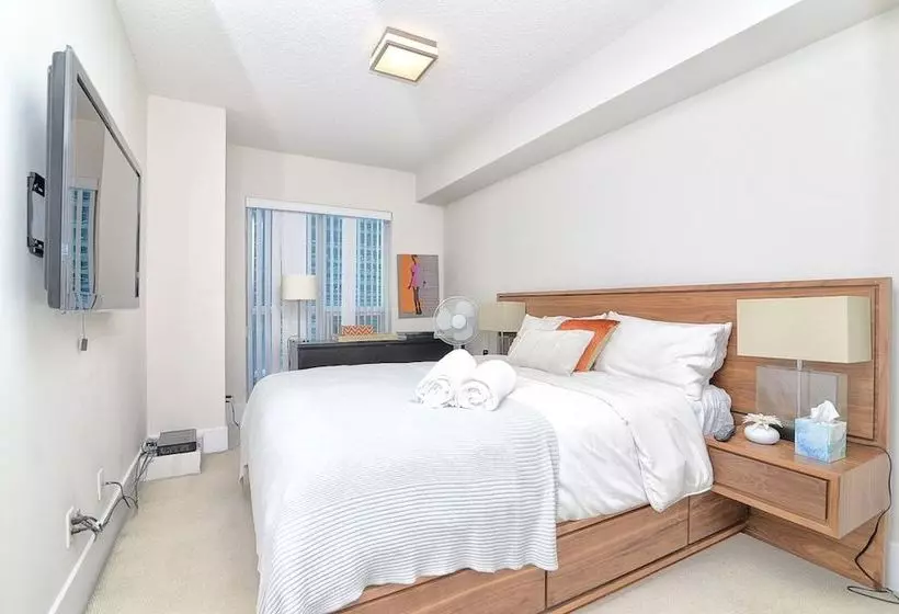 Applewood Suites  Front Street West