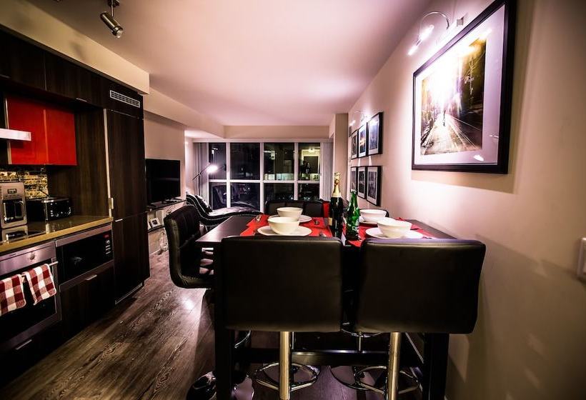 Applewood Suites Front Street West