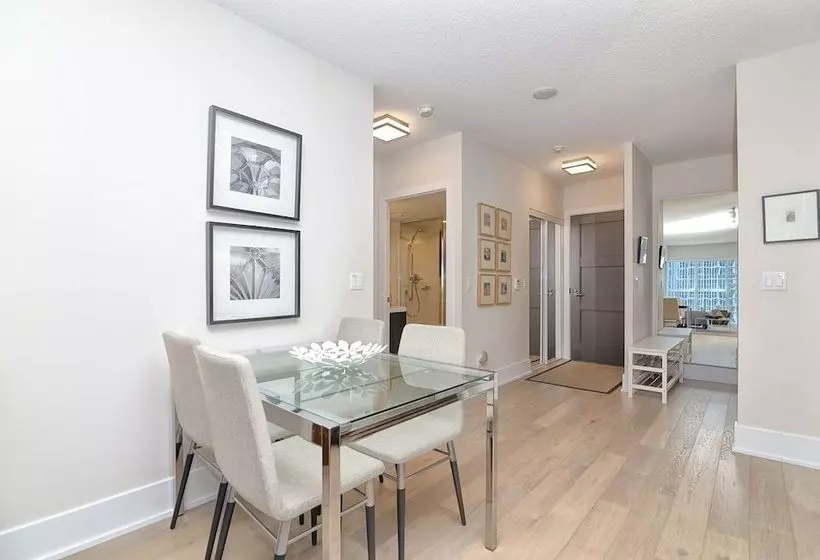 Applewood Suites  Front Street West