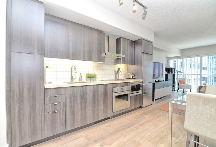 Applewood Suites Front Street West