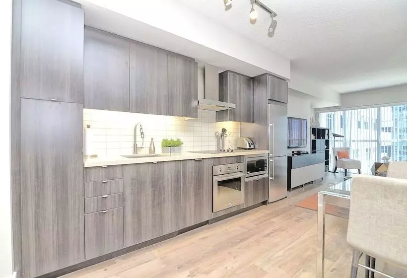 Applewood Suites  Front Street West