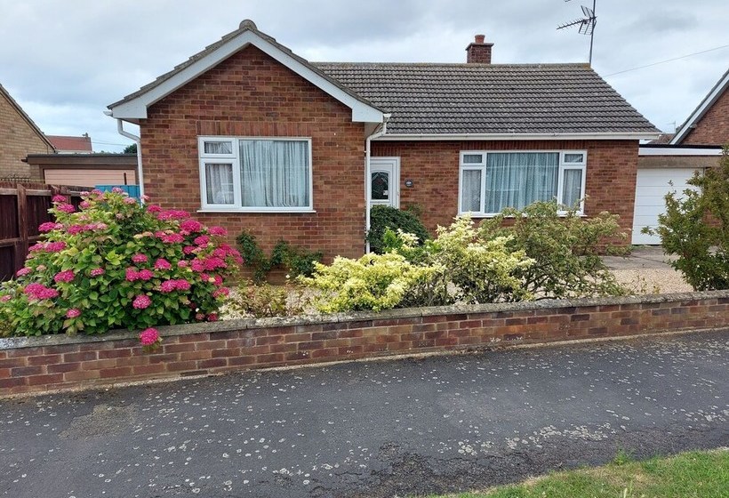 Rosie S  Lovely Detached Bungalow