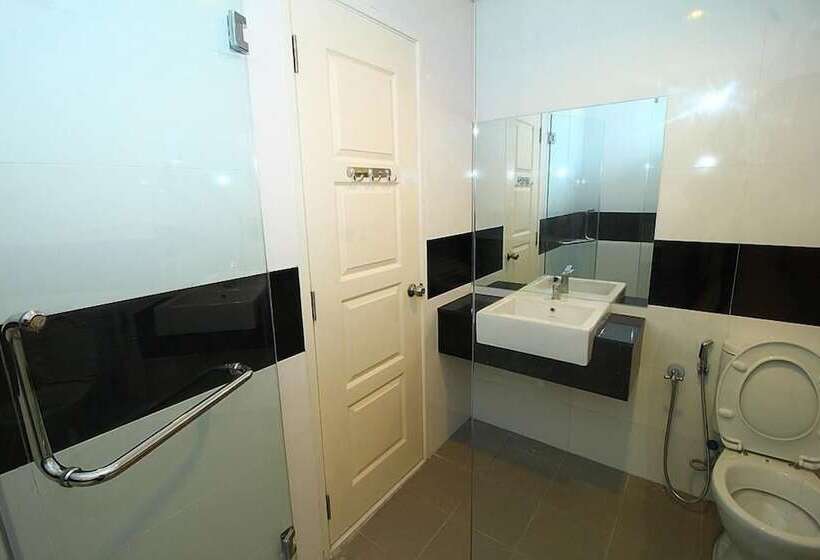 Staynest Suites At Gurney Drive