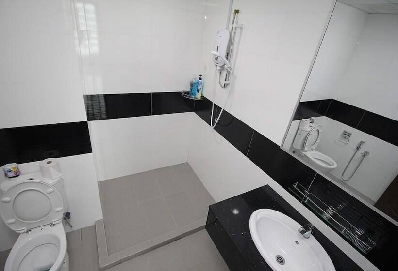 Staynest Suites At Gurney Drive