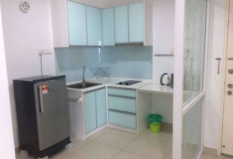 Staynest Suites At Gurney Drive