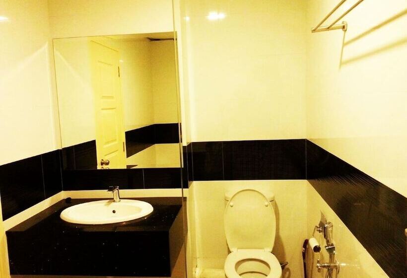 Staynest Suites At Gurney Drive