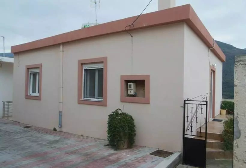 Tourloti Village House