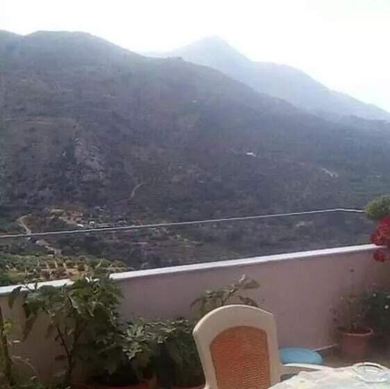 Tourloti Village House