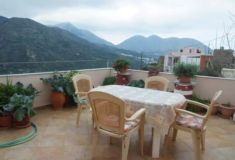Tourloti Village House