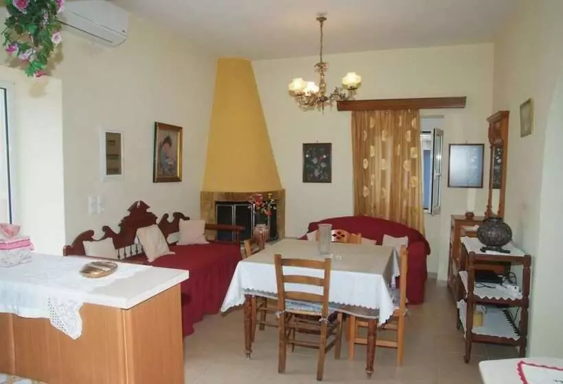 Tourloti Village House