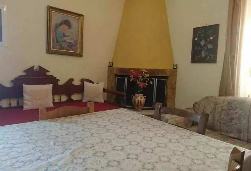 Tourloti Village House