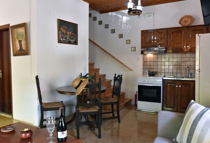 Traditional Greek Maisonette In Antiperni Village