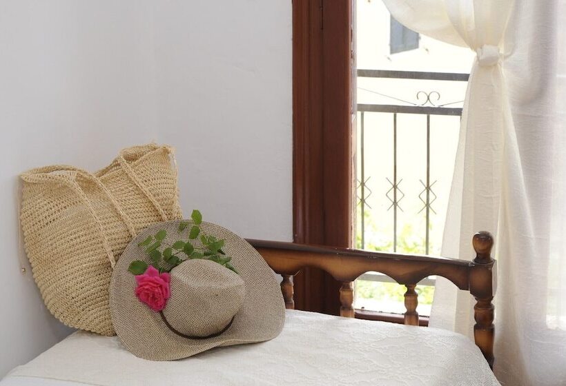 Traditional Greek Maisonette In Antiperni Village