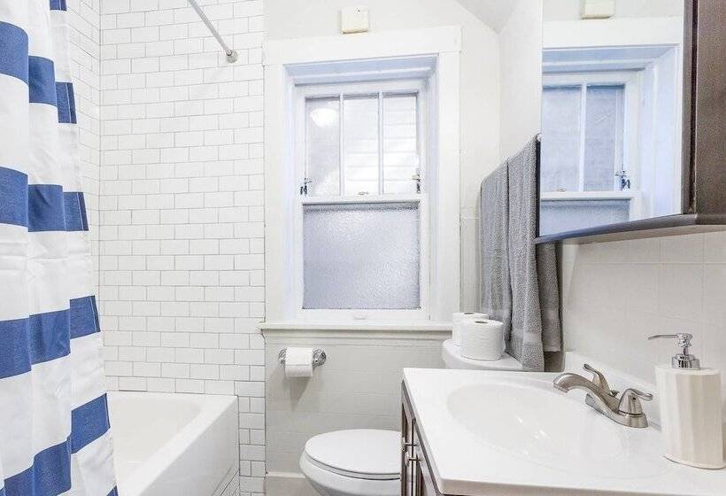 Vintage Uki Village Charmer, Quiet & Cozy 2 Bdr