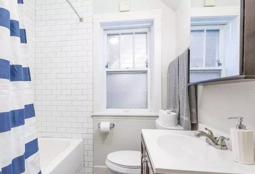 Vintage Uki Village Charmer, Quiet & Cozy 2 Bdr