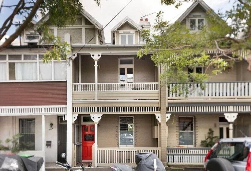 European Elegance In Darlinghurst