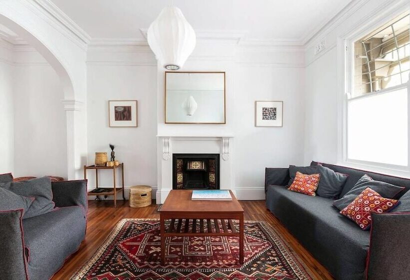European Elegance In Darlinghurst