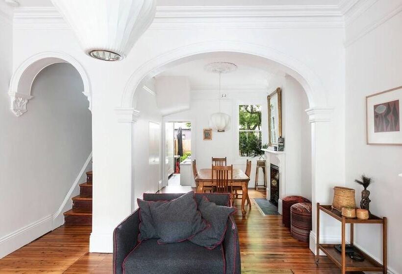 European Elegance In Darlinghurst