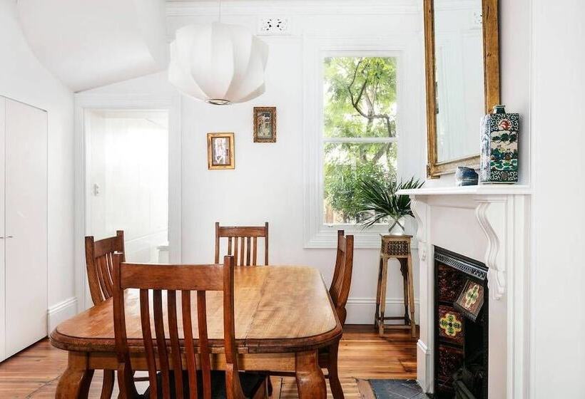 European Elegance In Darlinghurst