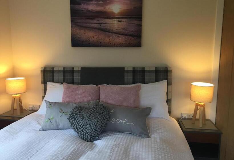 Loch Broom Cabins Seaviews& Petfriendly