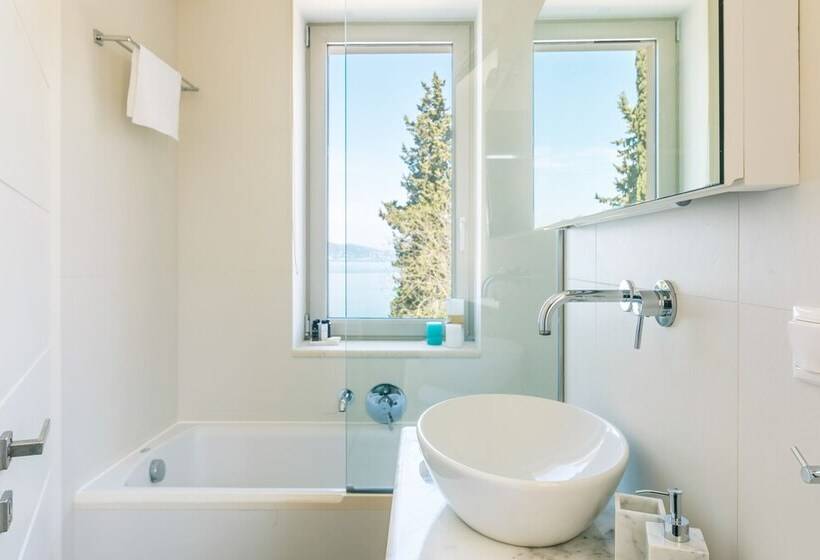 Melithea Seaview Villa