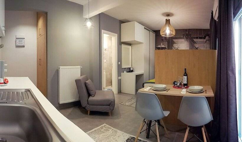 Mousas Studio Apt Must