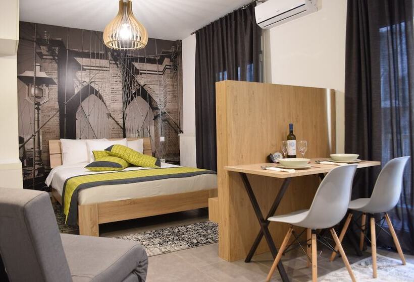 Mousas Studio Apt Must