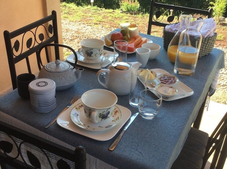 ペンション Le Chemin De Lauzières