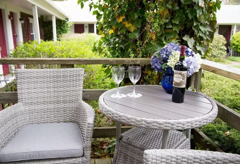 فندق Allen Harbor Rentals