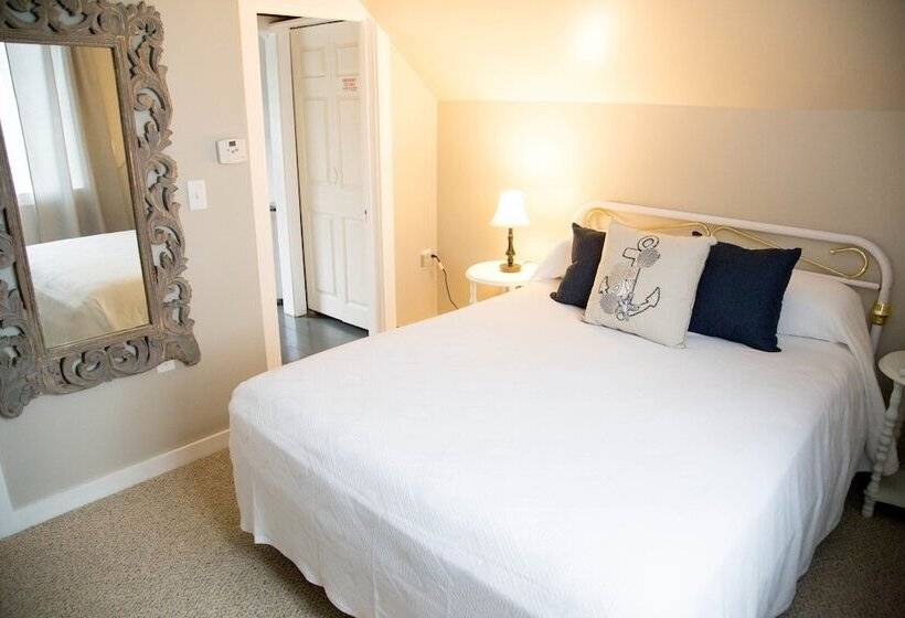 Отель Allen Harbor Rentals