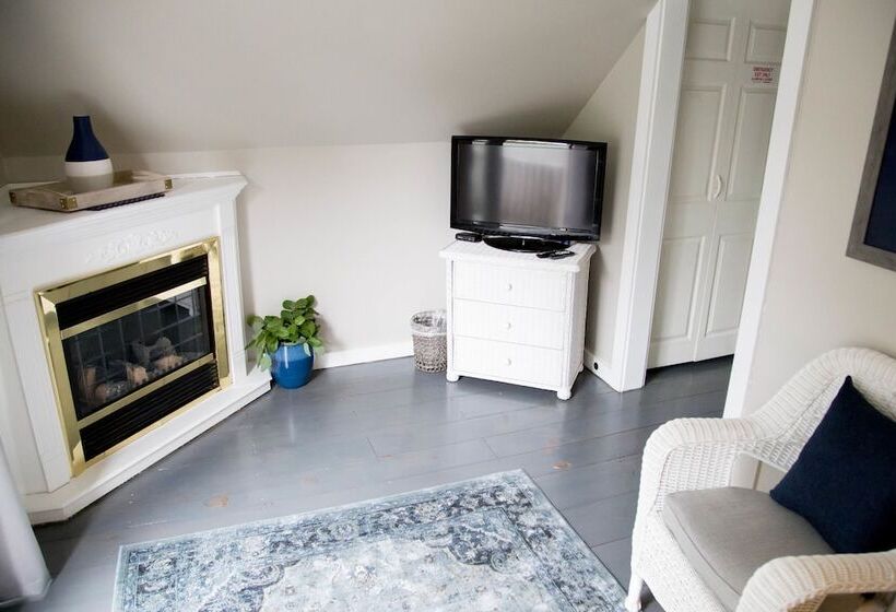 Отель Allen Harbor Rentals