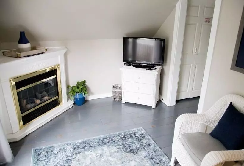 فندق Allen Harbor Rentals