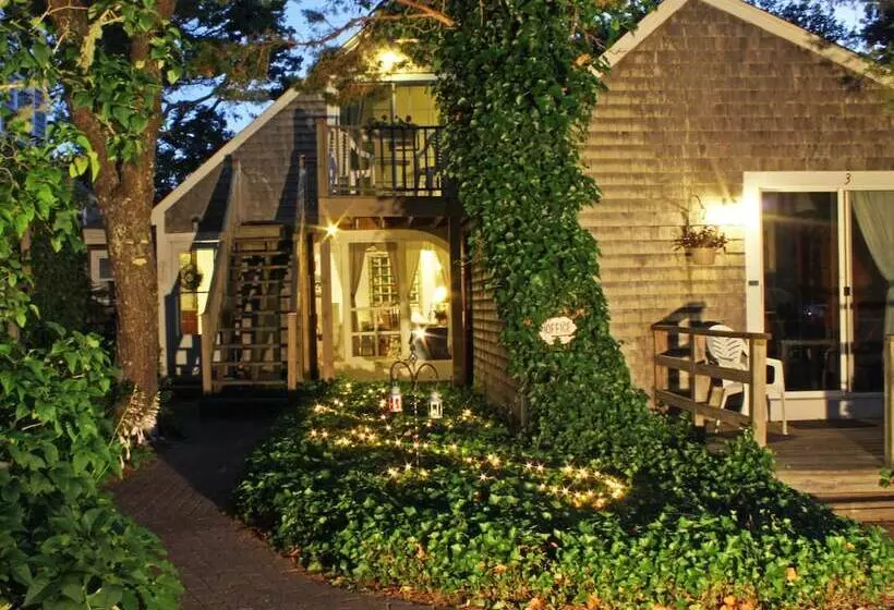 فندق Allen Harbor Rentals