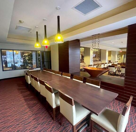 בית מלון כפרי Brandywine Plaza