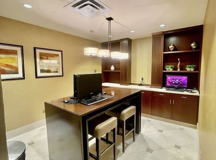 בית מלון כפרי Brandywine Plaza