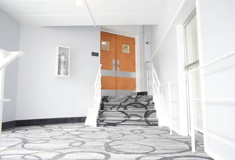 هتل Comfort Inn Hyannis Cape Cod