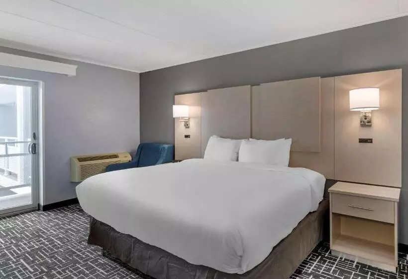 Отель Comfort Inn Hyannis Cape Cod