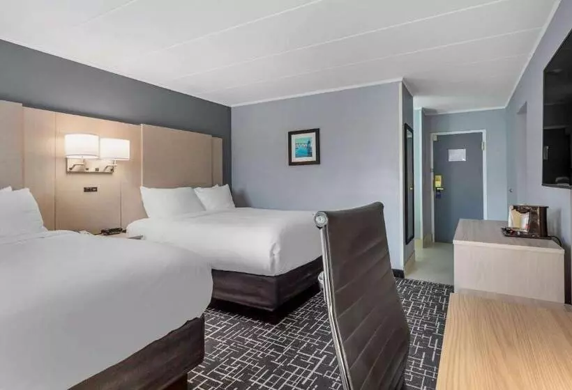 Отель Comfort Inn Hyannis Cape Cod