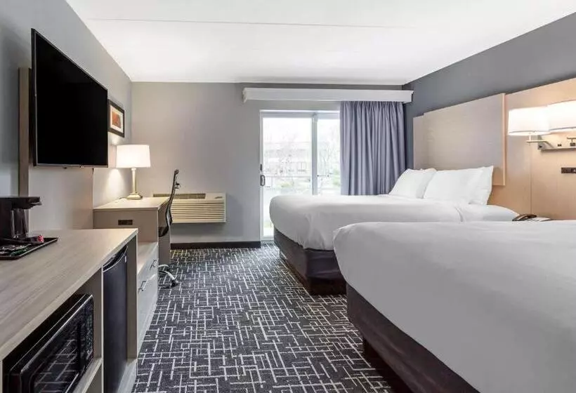 Отель Comfort Inn Hyannis Cape Cod