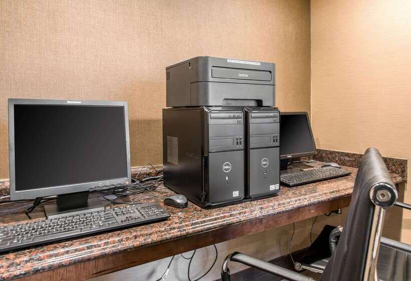 فندق Comfort Inn & Suites Denver Northfield