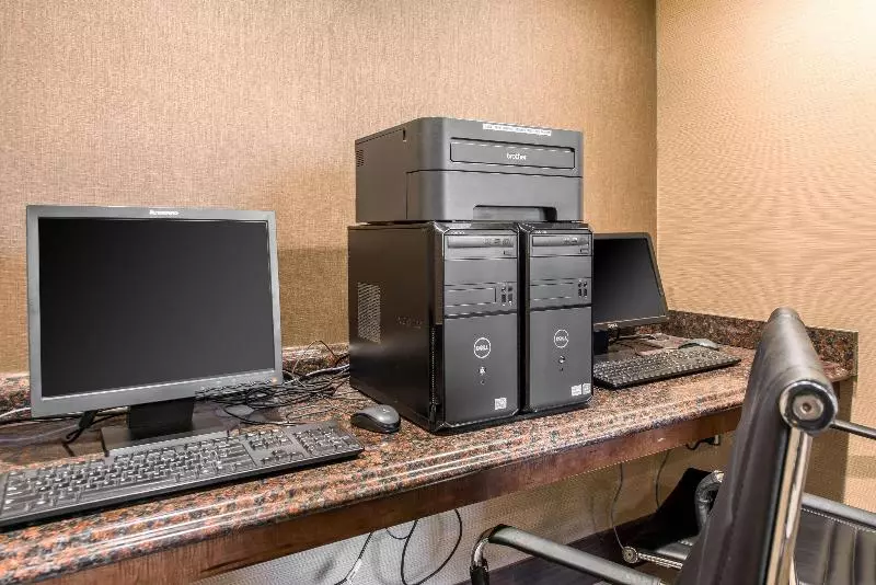 호텔 Comfort Inn & Suites Denver Northfield