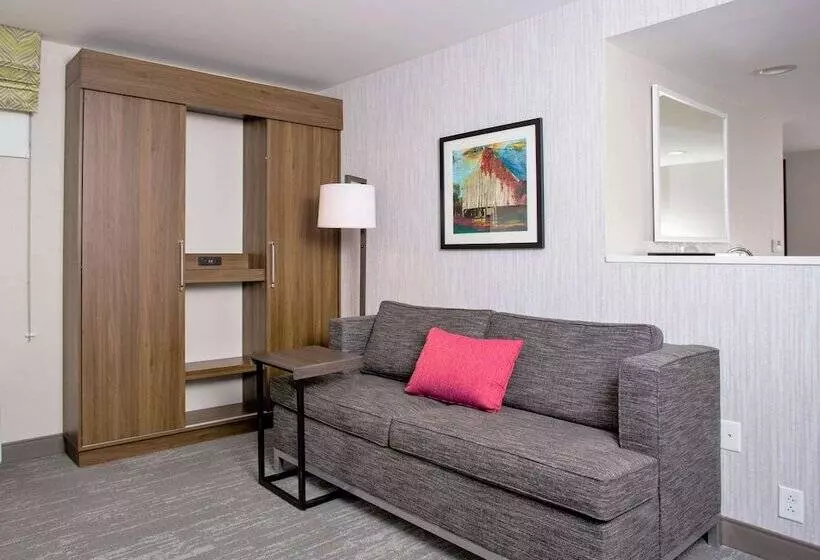 هتل Hampton Inn Williamsportdowntown