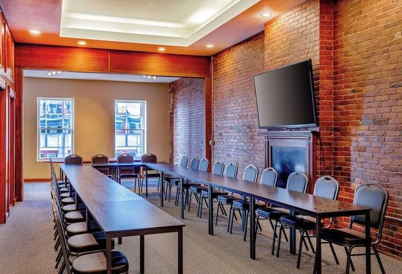 هتل Harborside Inn