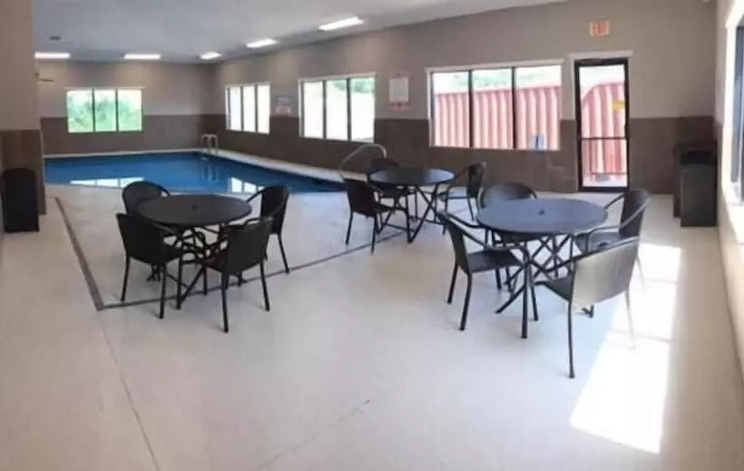 ホテル Heartland Inn Coralville