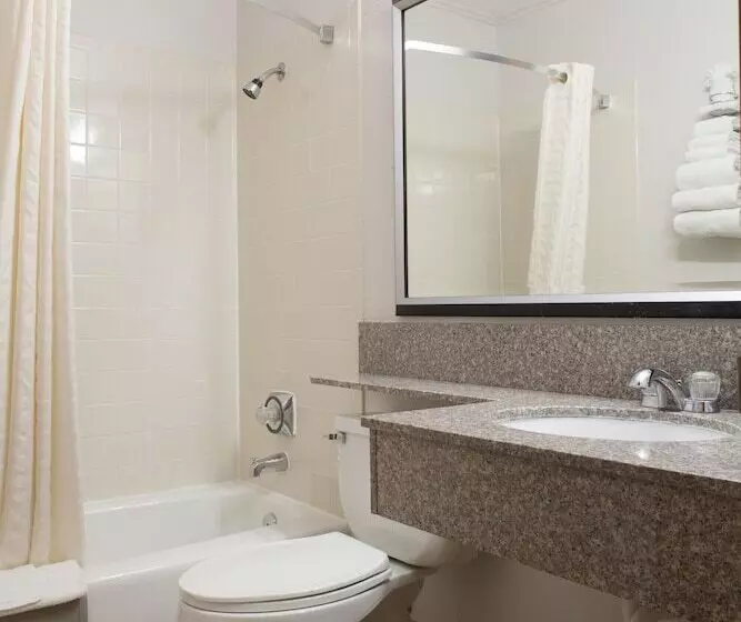 ホテル Heartland Inn Coralville