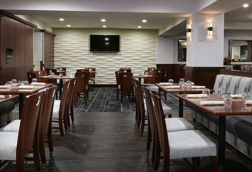 فندق Hilton Chicago O'Hare Airport