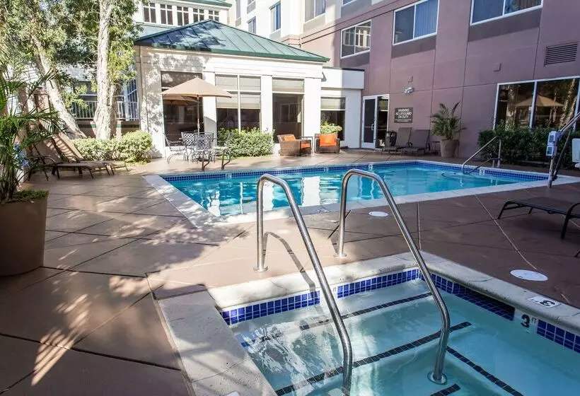 ホテル Hilton Garden Inn San Mateo