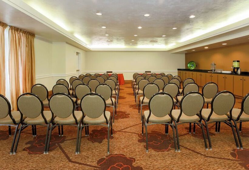 בית מלון כפרי Hilton Garden Inn Tallahassee