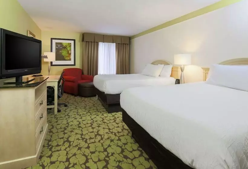 هتل Hilton Garden Inn Tallahassee